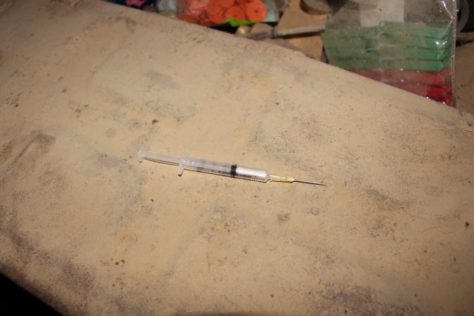 Syringe for piglet injections