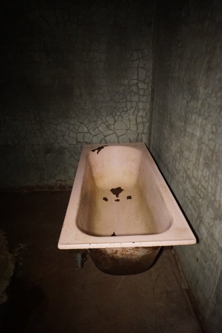 Bathtub used as scalding tank - Snowtown Abattoir