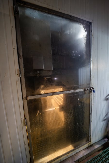 Gas chamber seen through maintenance door